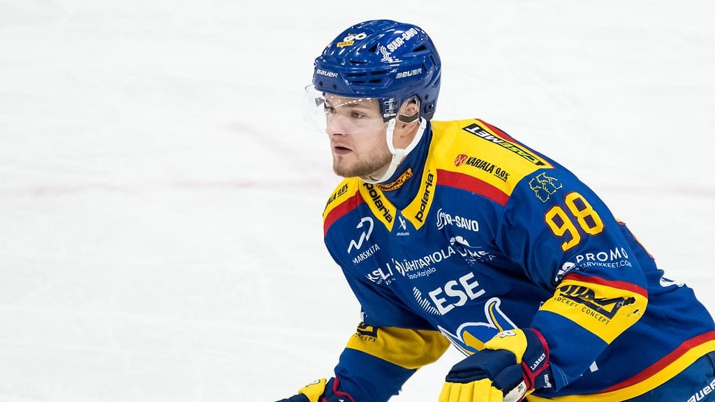 Mikkelin Jukurien avainpuolustajiin kuulunut Oliver Larsen on jatkossa KalPan pelaaja.