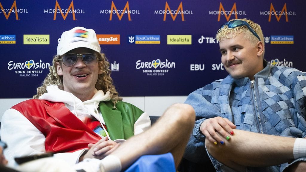 Sponsoreiden tuotemerkit ovat hyvin näkyvillä euroviisuissa.