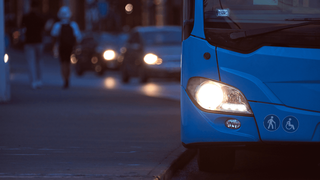 Tamperelainen bussinkuljettaja saa suitsutusta ratkaisustaan somessa ja paikallisessa päiväkodissa.