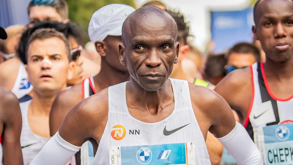 Eliud Kipchogesta on kirjoitettu salaliittoteorioita ja uhkauksia sosiaalisessa mediassa.
