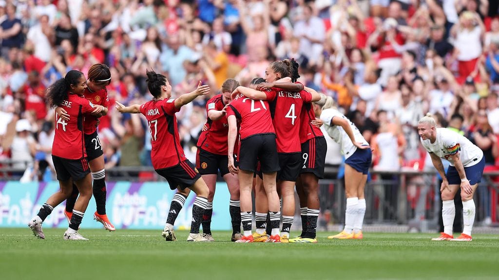 Manchester United löi Tottenhamin naisten FA Cupin finaalissa.