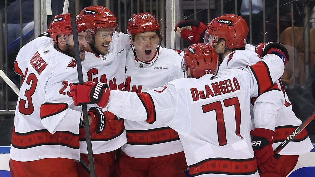 Carolina Hurricanes onnistui jälleen pakkoraossa ja kavensi otteluvoitot 2–3:een.