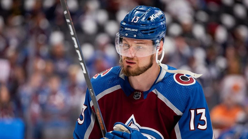 Colorado Avalanchen tähtihyökkääjä Valeri Nitshushkin, 29, on asetettu kuuden kuukauden pelikieltoon ja NHL:n kolmostason tukiohjelmaan.