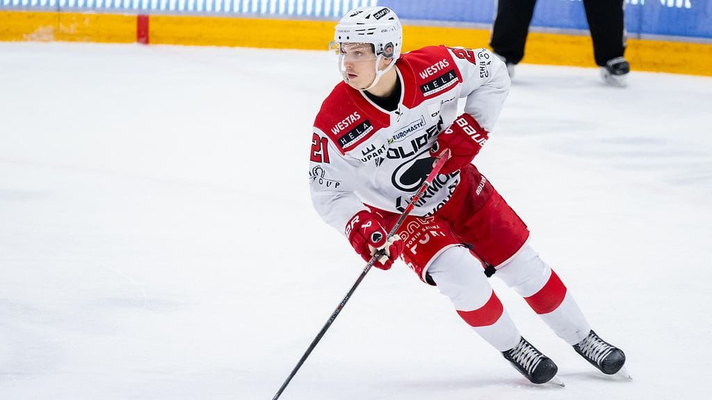 Aleksi Matinmikko siirtyy Ässistä Tapparaan kaksivuotisella sopimuksella.