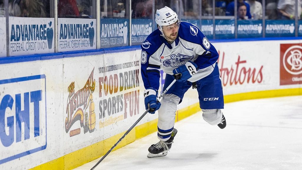 Niko Huuhtanen on tehnyt NHL-sopimuksen Tampa Bay Lightningin kanssa, uutisoi CapFriendly.