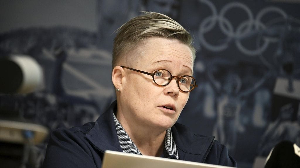 Suomen Olympiakomitean laji- ja kisaohjelmien sekä Pariisin olympiajoukkueen johtaja Leena Paavolainen kertoi huippu-urheilun tilannekuvasta ja talvilajien tukipäätöksistä Helsingissä.
