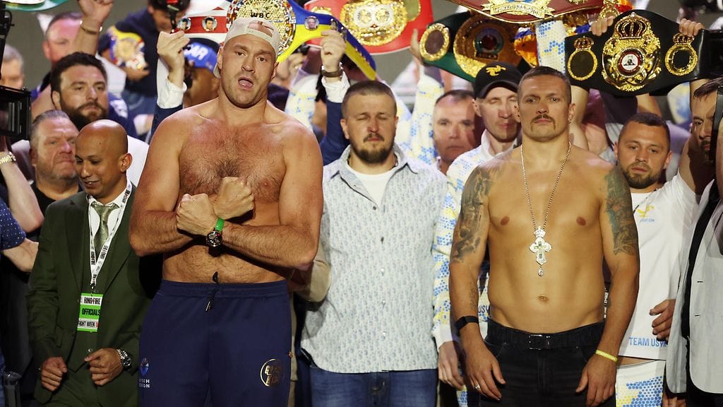 Tyson Fury (vas.) on iso ja taitava, mutta Oleksandr Usyk on valmis haasteeseen.