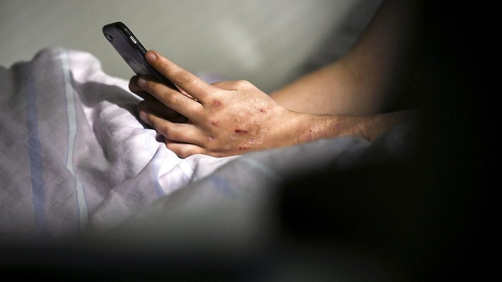 Mies lähetti entiselle pomolleen seksiviestejä yöaikaan. Kuvituskuva.