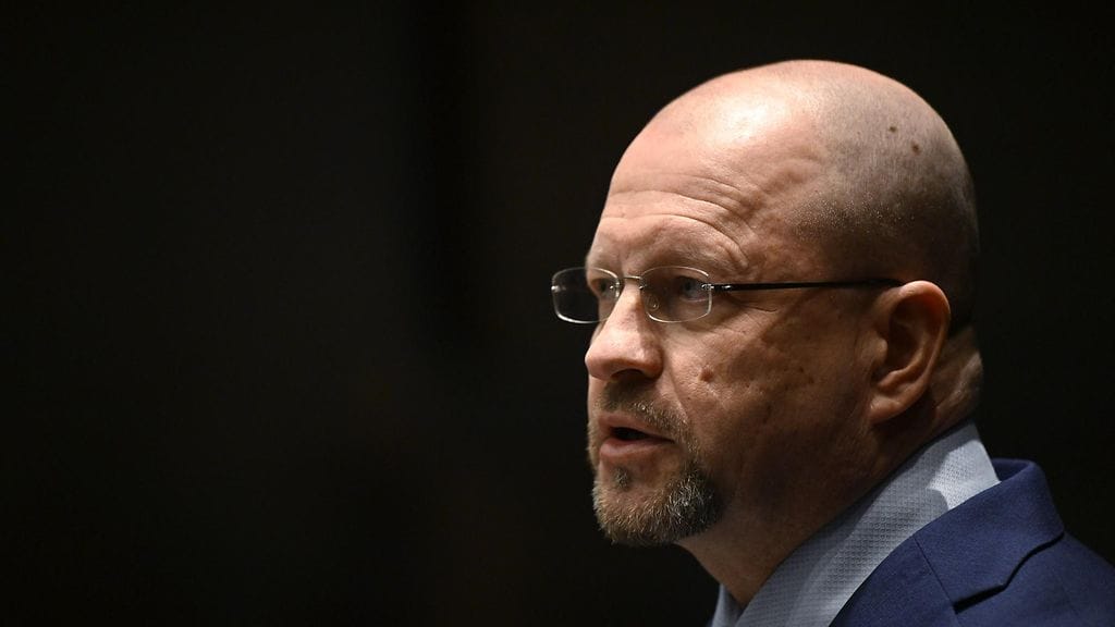 Kansanedustaja Timo Vornanen erotettiin Perussuomalaisten eduskuntaryhmästä ampumisjupakan takia.