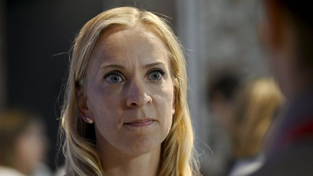 Arkistokuvassa ministeri Sandra Bergqvist (r.).