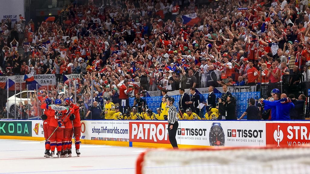 Jääkiekon MM-kisojen kaikkien aikojen yleisöennätys meni uuteen uskoon.