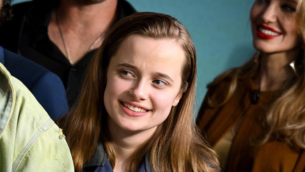 Angelina Jolien ja Brad Pittin tytär Vivienne esiteltiin ilman isänsä sukunimeä.