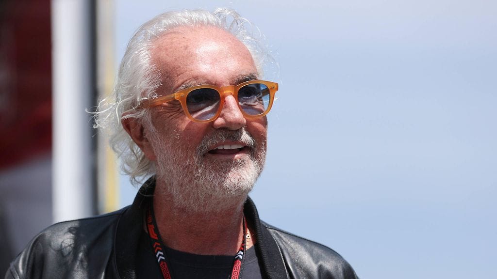 Flavio Briatorea huhutaan F1-tallin Alpinen neuvonantajaksi.