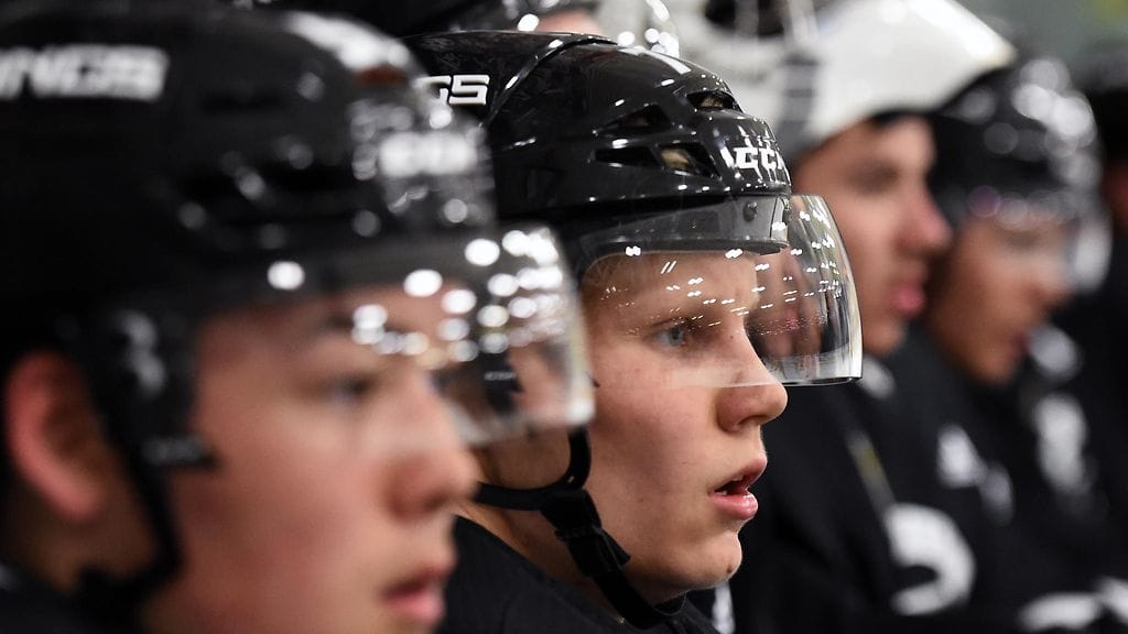 NHL-seura Los Angeles Kings on asettanut Kim Nousiaisen siirtolistalle.