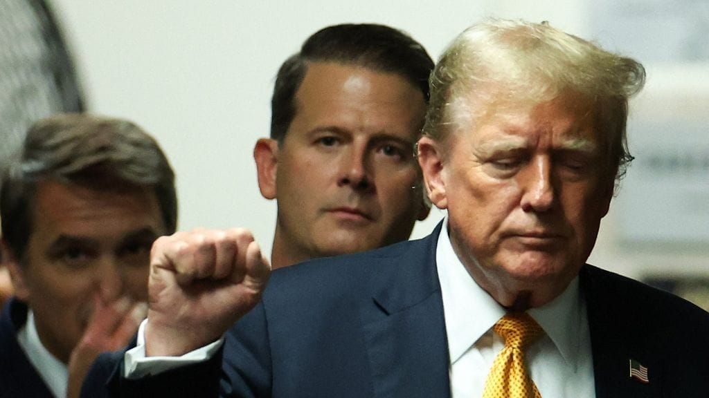 Yhdysvaltain ex-presidentti Donald Trump oikeustalolla keskiviikkona.