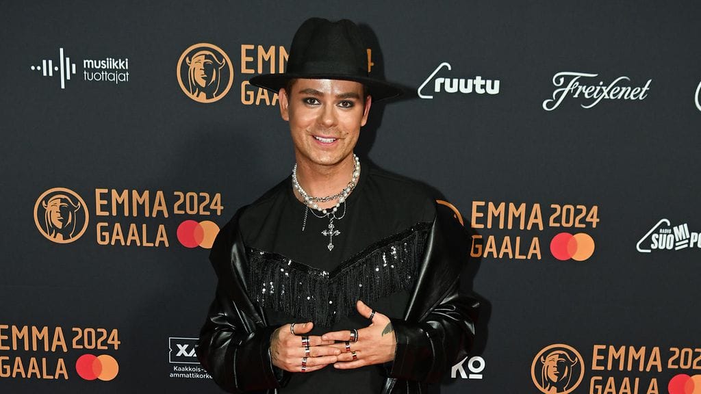 Niko Saarinen kertoo kirjaprojektin olleen hänelle hyvin rankka.