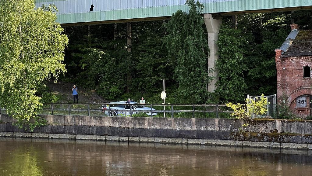 Kuollut poika löytyi läheltä rantaa.