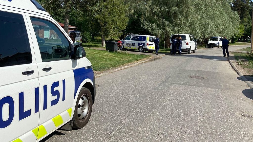 Lukijan kuva Vantaan Ristipuron poliisioperaation paikalta. Silminnäkijän mukaan tilanne kesti noin vartin verran.