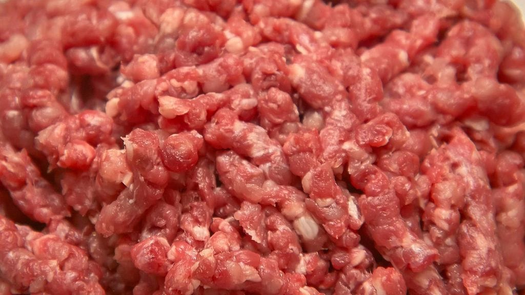 Ruoan valmistuksessa oli syyttäjän mukaan käytetty pilaantunutta jauhelihaa. Kuvituskuva.