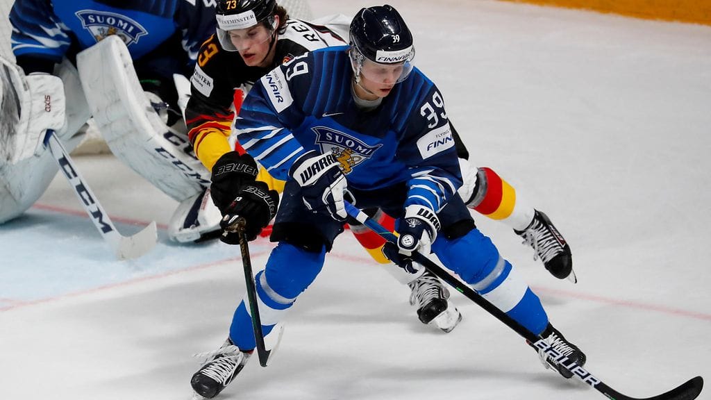 Kim Nousiainen vauhdissa Leijonat-paidassa 2021. Hän saavutti tuolloin MM-hopeaa.