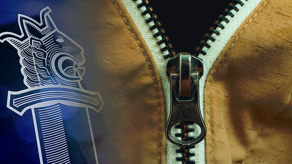 Oikeus kuuli todistajina poliiseja, joiden mukaan oven avannut mies oli selvästi vedestä märkä.