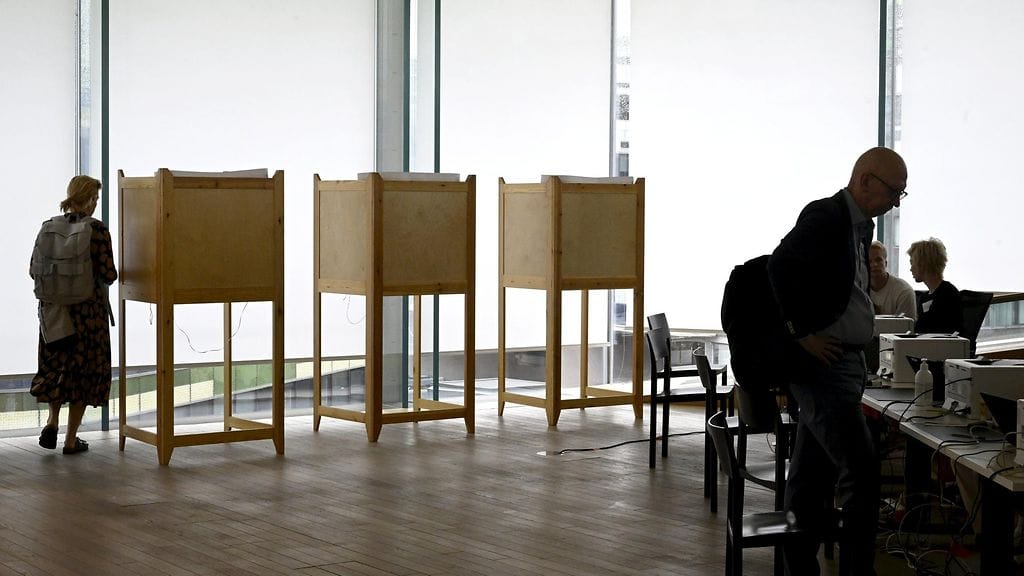 Eurovaalien ennakkoäänestystä keskustakirjasto Oodissa Helsingissä viimeisenä ennakkoäänestyspäivänä eilen tiistaina 4. kesäkuuta.