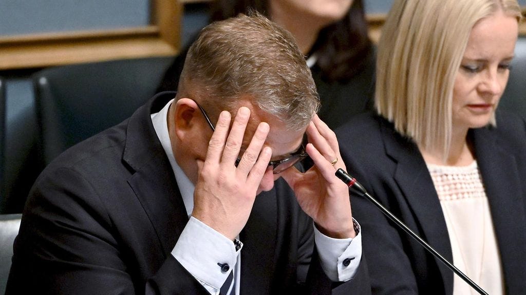 Pääministeri Petteri Orpo ja valtiovarainministeri Riikka Purra vastasivat tänään eduskunnan täysistunnossa välikysymykseen hallituksen luonto- ja ilmastopolitiikasta.