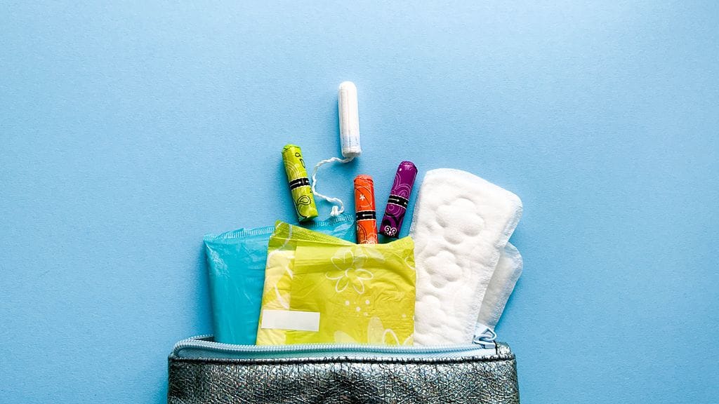 Tuoreen tutkimuksen mukaan kuukautiset alkavat nuoremmilla sukupolvilla yhä aikaisemmin ja samalla kuukautiskierron vakiintumiseen kulunut aika pitenee. Kuvituskuva.