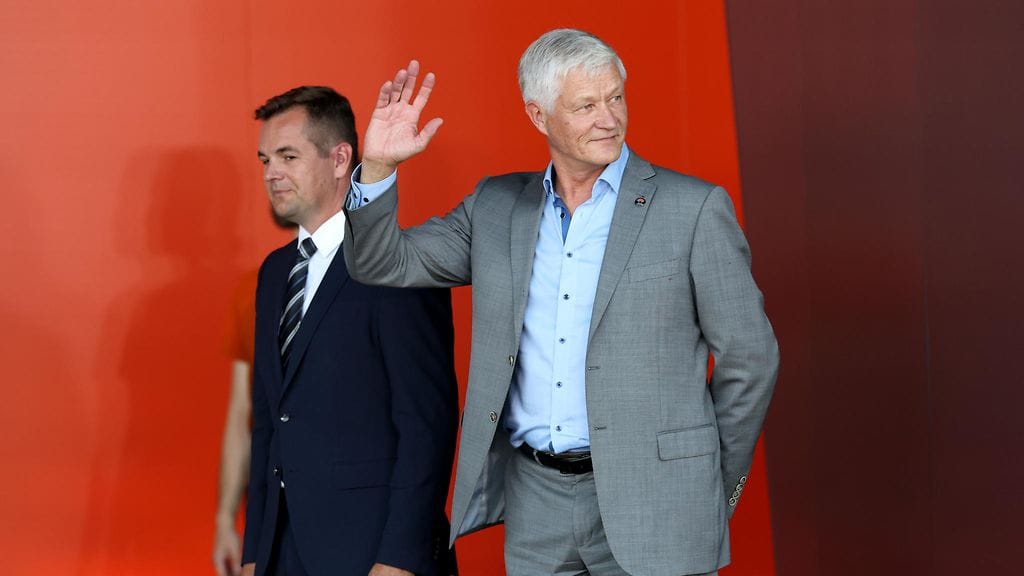 Antti Pihlakoski spekuloi, miten kiellettyjen kenkien saaga voi edetä.