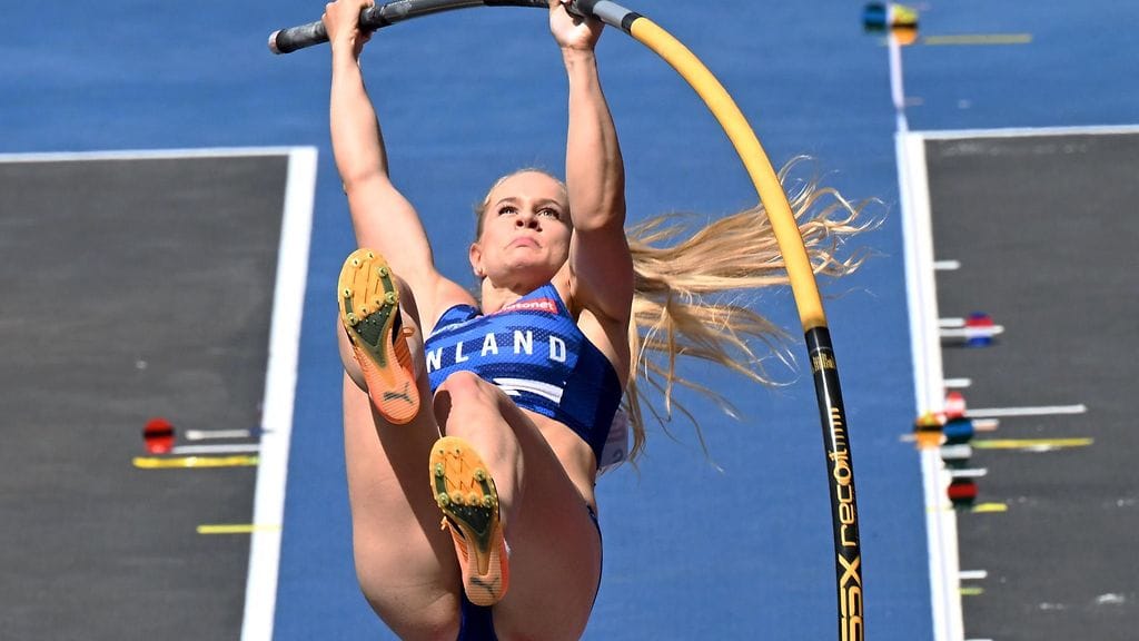 Saga Andersson sai seiväshypyn karsinnassa tuloksen 410.