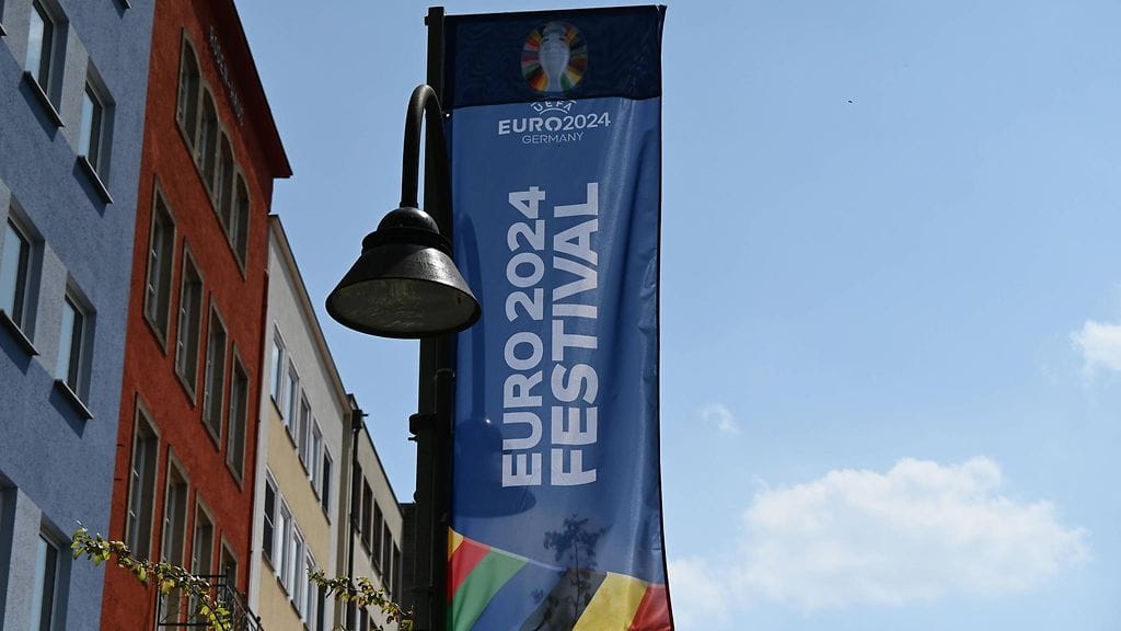 Jalkapallon EM-kilpailut käynnistyvät perjantaina Saksassa.