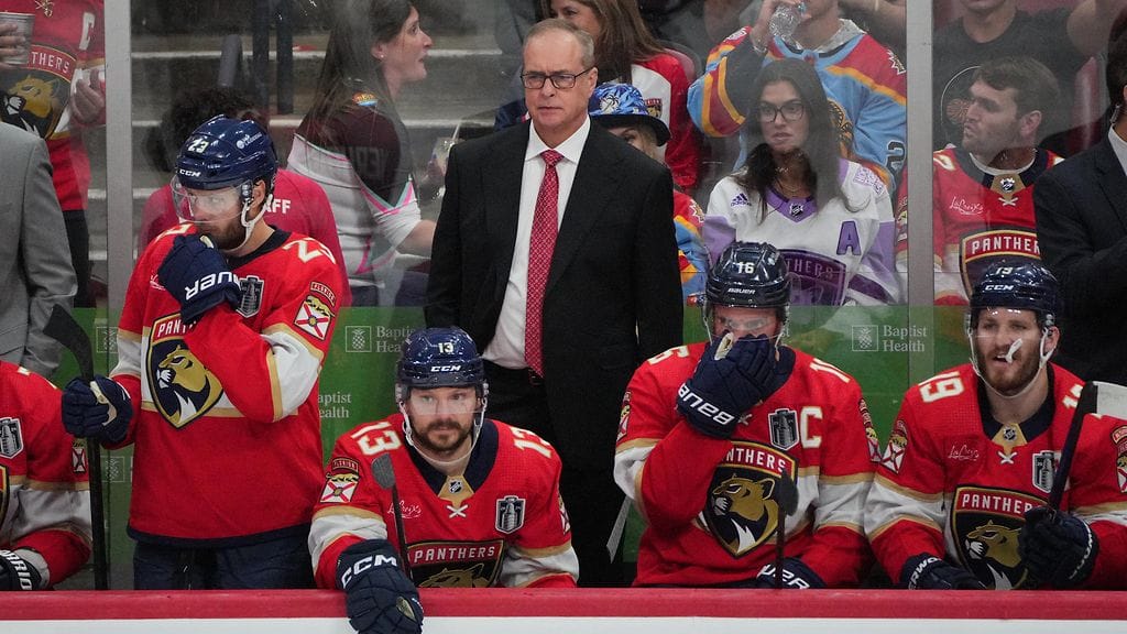 Aleksander Barkov loukkaantui NHL-finaalissa – Florida nappasi toisen voiton