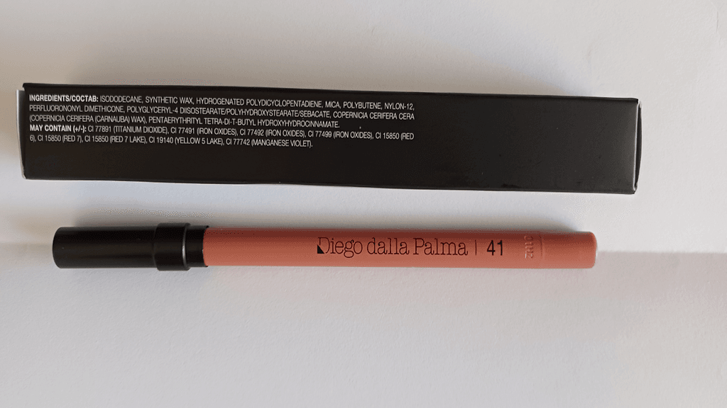 Camilla Aho Oy Ab , Stay On Me Lip Liner väri 41 2 kuva tukes