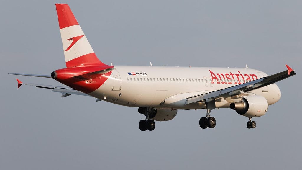Austrian Airlines -yhtiön matkustajakone joutui ukkosmyrskyn riepottelemaksi