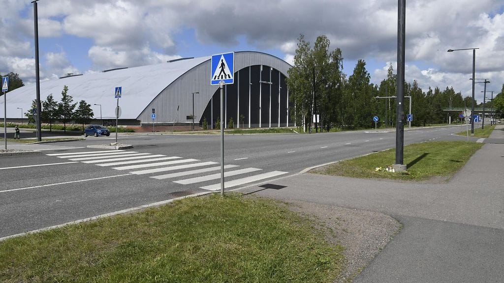 Tällainen Myyrmäen Raappavuorentiellä sijaitseva turmapaikka on.