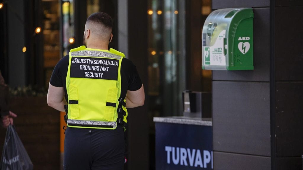 Kuvituskuva. Oulun kauppakeskus Valkean vartijat eivät saaneet tiistain väkivallanteon yhteydessä vammoja.