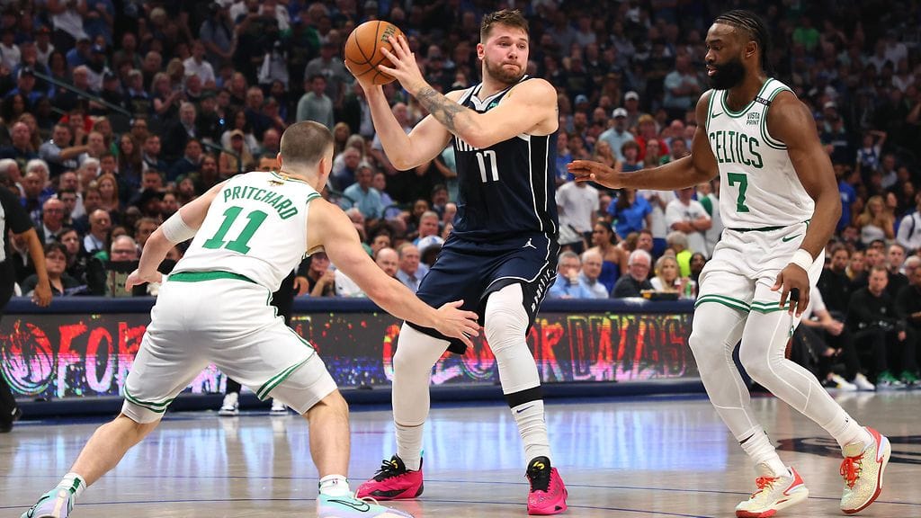 Luka Doncic oli odotetusti Dallasin paras pistemies 29 pinnallaan.