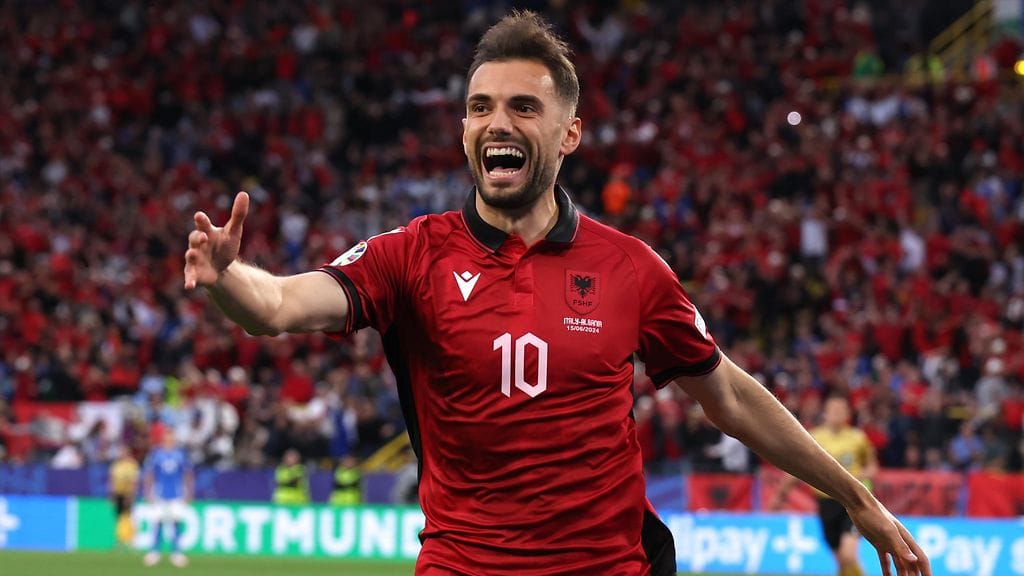 Nedim Bajrami teki EM-historian nopeimman maalin.