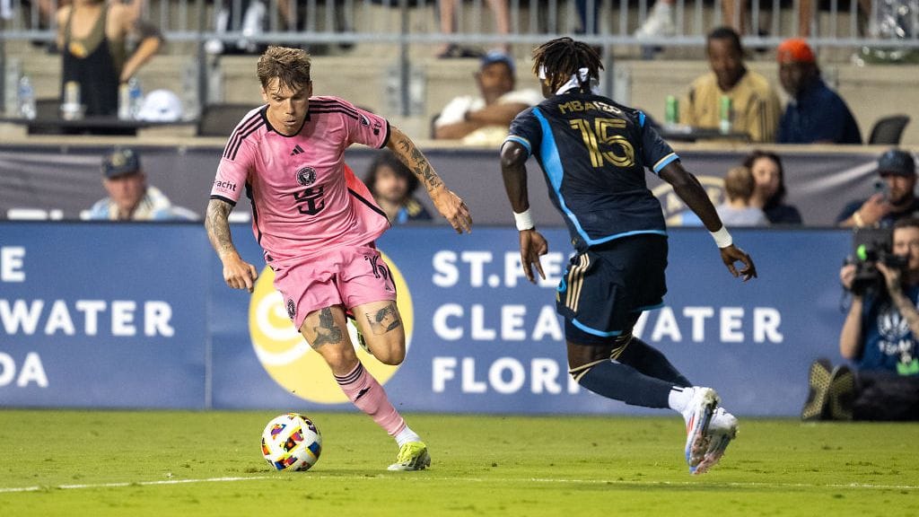 Robert Taylor (vas.) urakoi Interille 78 minuuttia.