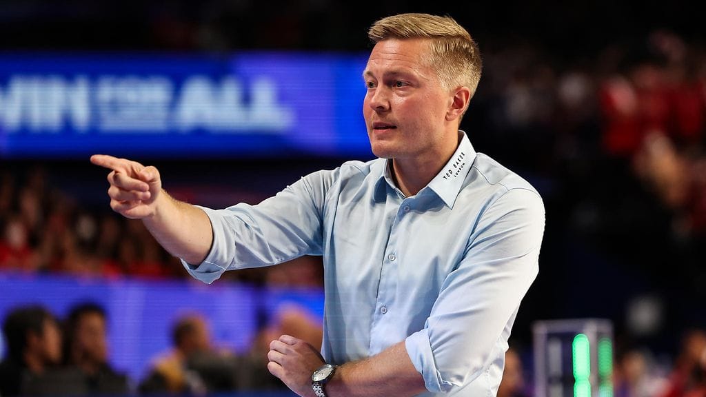 Lassi Tuovi loikkaa ensi kaudeksi Japanin pääsarjaan.