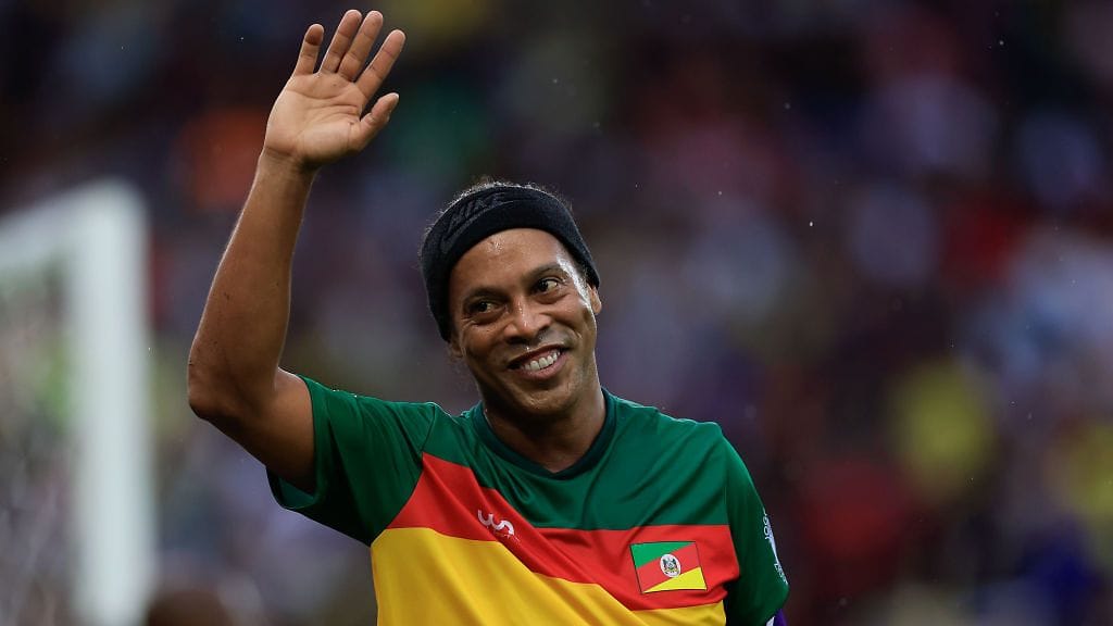 Ronaldinho haukkui ensin Brasilian maajoukkueen ja aiheutti kohun, kunnes teki sitten täyskäännöksen.