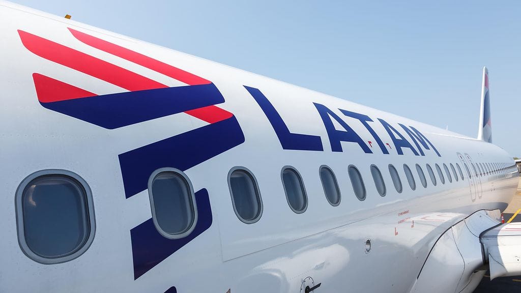 Latam-yhtiön lentokone ei päässyt lähtemään alaikäisen kiukkukohtauksen vuoksi. Kuvituskuva.