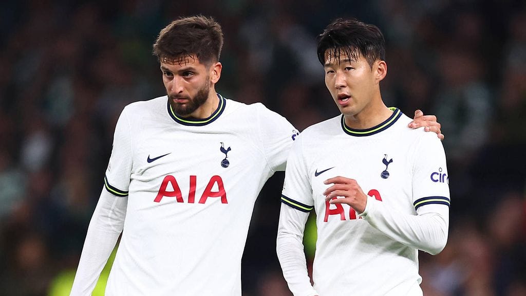 Rodrigo Bentancur (vas.) lausui kyseenalaisen kommentin Son Heung-ministä.