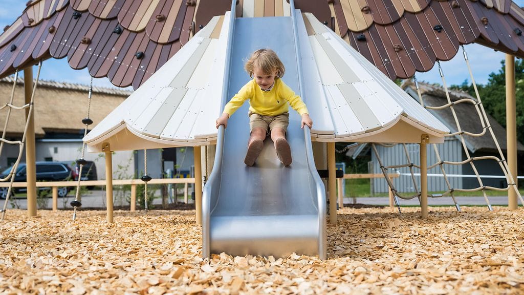 Ruotsin prinssi Julianille nimettiin leikkipuisto Hallandissa.