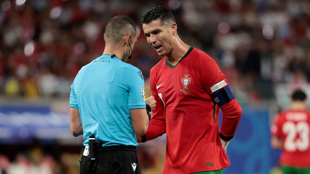 Cristiano Ronaldo ei kuulunut kentän parhaimmistoon Tshekkiä vastaan.
