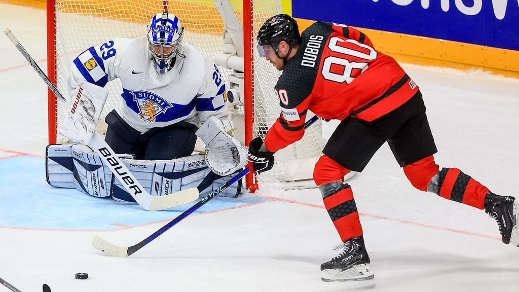 Pierre-Luc Dubois (oikealla, numero 80).