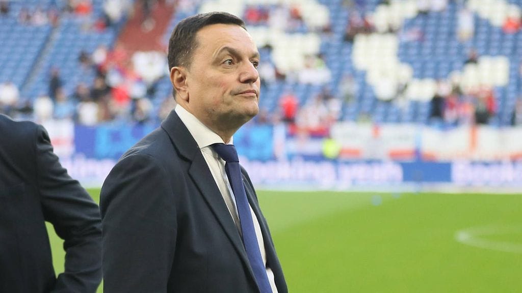 Serbian jalkapalloliiton pomo Jovan Surbatovic uhkaa EM-kisoista vetäytymisellä, jos Uefa ei rankaise Kroatiaa ja Albaniaa.