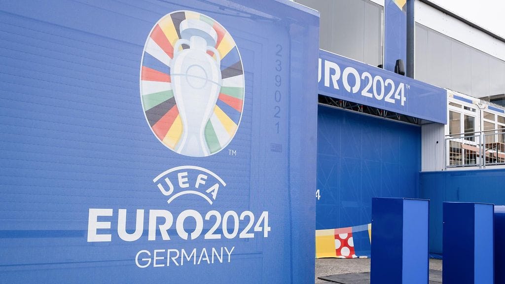 Rory ystävineen joutui pettymään pahasti EM-kisamajoitukseen Saksassa. Kuvituskuva.