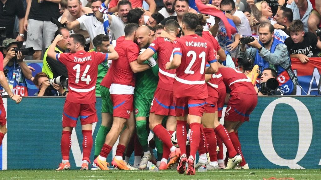 Serbia juhli viime hetken 1–1-tasoitusta Sloveniaa vastaan.