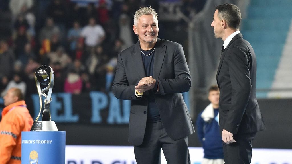Roberto Baggio (kuvassa kasvot kameraan päin).